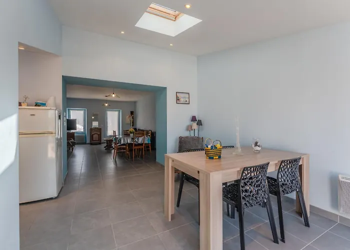 Сasa de vacaciones La Maison De Retz - 400m Centre - Jardin *